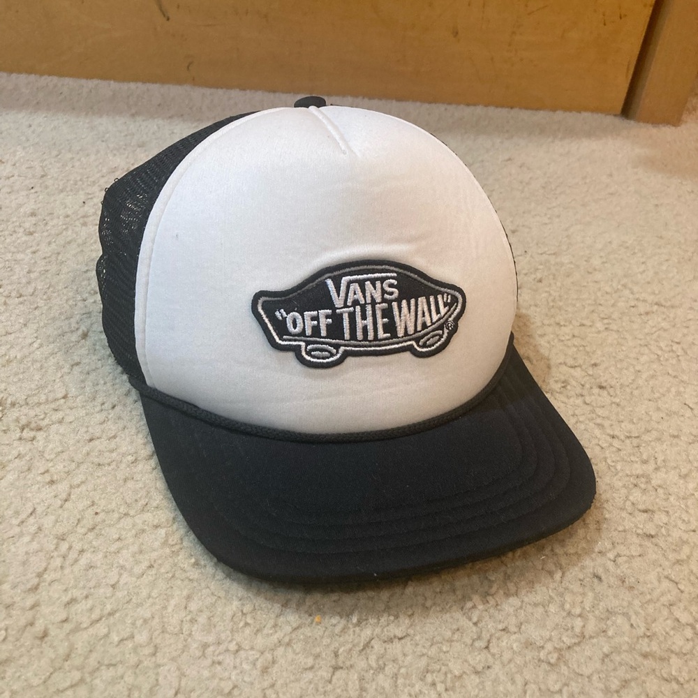 Vans Snapback Black and White Trucker Hat